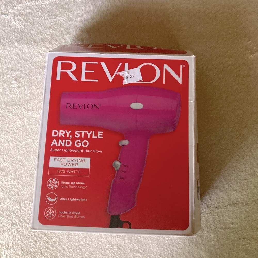 Super lightweight hair dryer